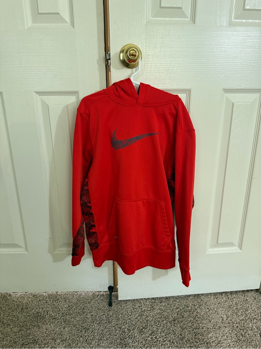 Nike Therma-FIT Red Pullover Hoodie Youth Large